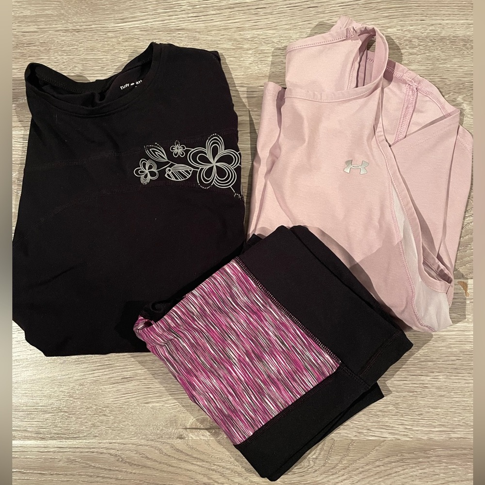 Lavender Under Armour tank top, black-purple Fabletics tights, black longsleeve